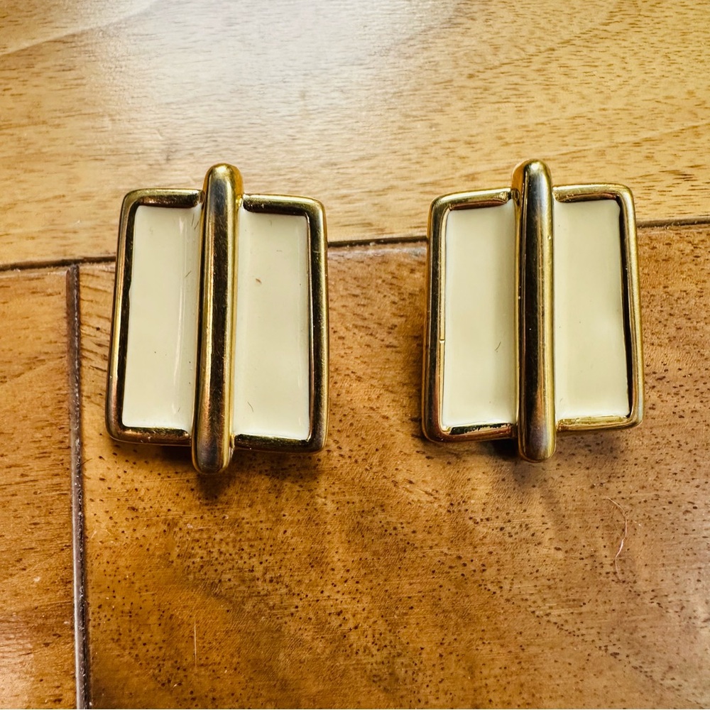Vintage Monet Gold Tone Cream Enamel Rectangle Stud Earrings Ivory Geometric